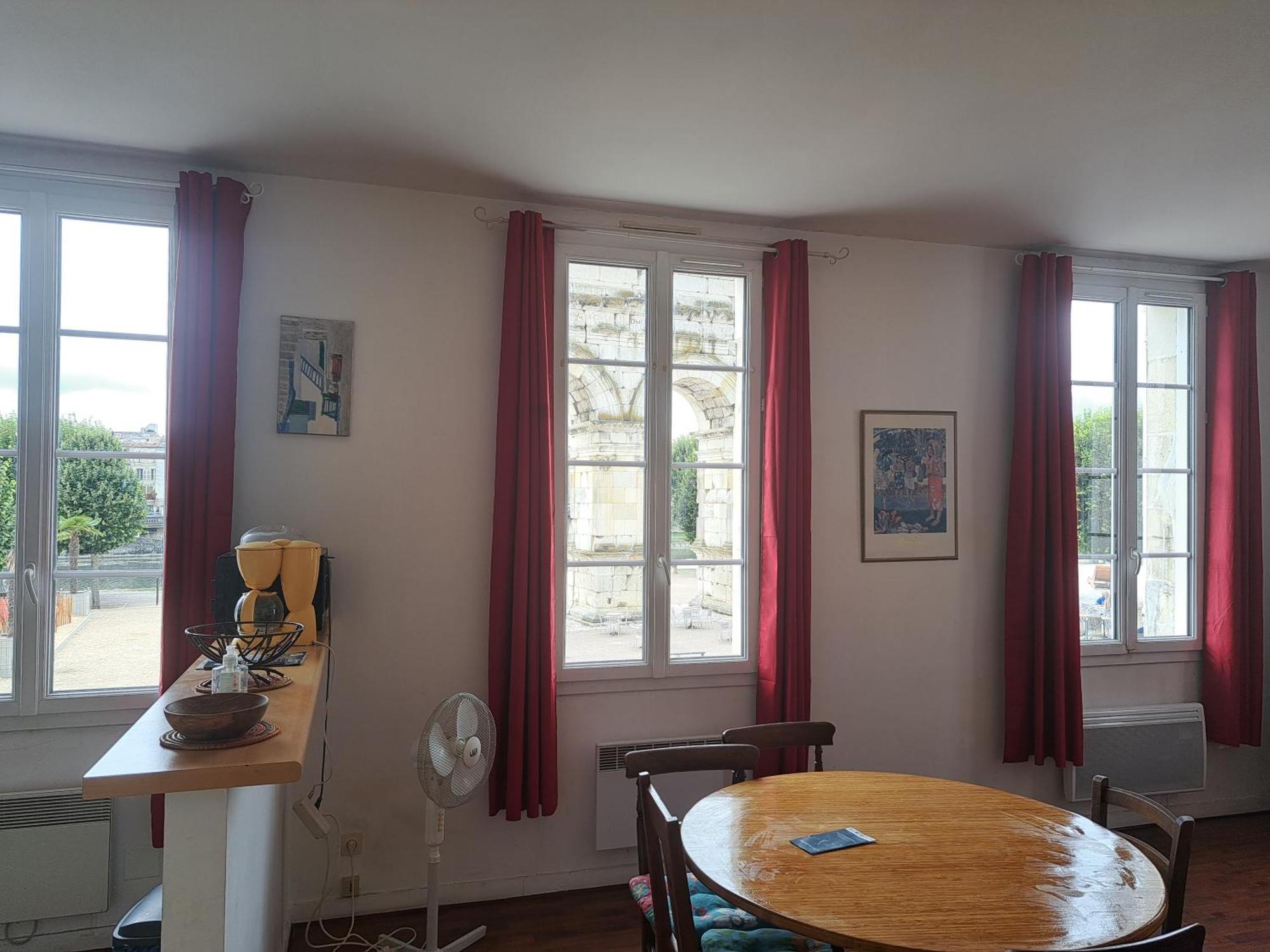 Ferienwohnung Loft Vue Imprenable Sur Le Vieux Saintes Exterior foto